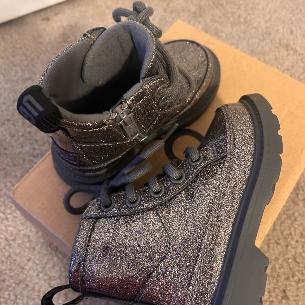 🤍🖤🩶Glitter UGG Combat Boot🩶🖤🤍 - Picture 5 of 12